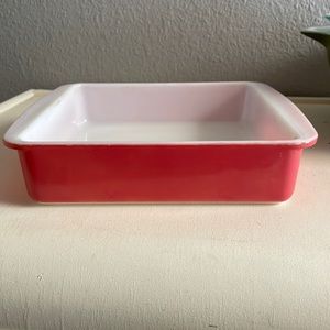 Pink pyrex 8x8 baking pan